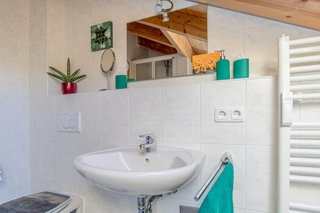 Luxury Living Near Weissensee +Balcony +Netflix Füssen 외부 사진